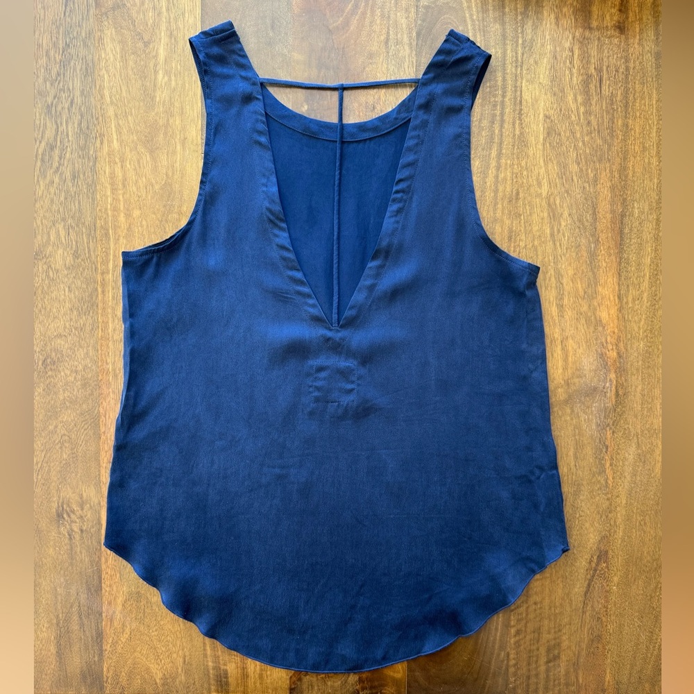 Chaser 100% silk dark blue v-neck open back sleeveless‎ top women S